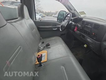 2004 Ford Super Duty F-450 Cab Chassis XL Regular Cab DRW - miniatura 8