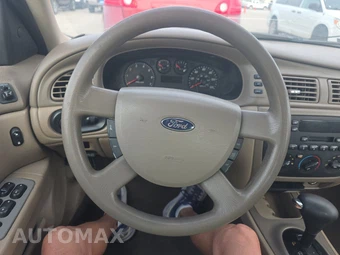 2004 Ford Taurus SES Sedan – miniatura 10