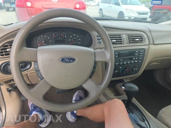 2004 Ford Taurus SES Sedan – miniatura 11