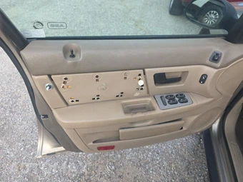 2004 Ford Taurus SES Sedan – miniatura 9