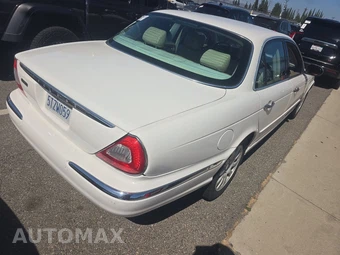 2004 Jaguar XJ8 - miniatura 4