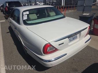 2004 Jaguar XJ8 - miniatura 6