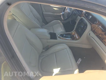2004 Jaguar XJ8 - miniatura 8
