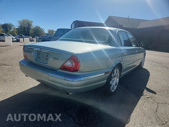 2004 Jaguar XJ8 – miniatura 4