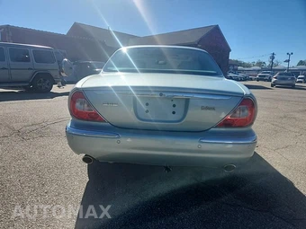 2004 Jaguar XJ8 – miniatura 5
