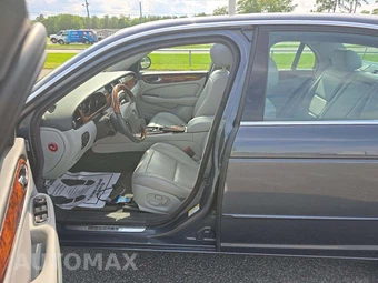 2004 Jaguar XJ8 – miniatura 3