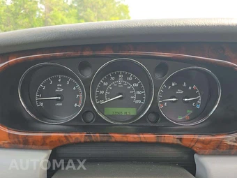 2004 Jaguar XJ8 – miniatura 6
