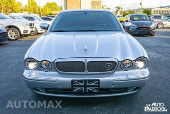 2004 Jaguar XJR - miniatura 2