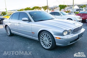 2004 Jaguar XJR - miniatura 3