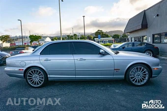 2004 Jaguar XJR - miniatura 4