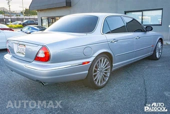2004 Jaguar XJR - miniatura 5
