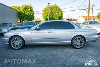 2004 Jaguar XJR - miniatura 8