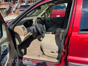 2004 Jeep Grand Cherokee Laredo - miniatura 11