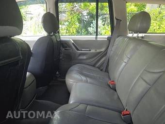 2004 Jeep Grand Cherokee Laredo – miniatura 13