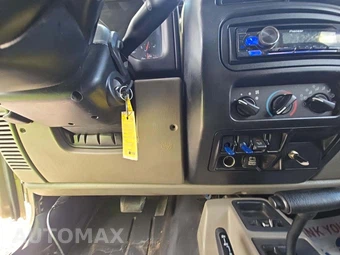 2004 Jeep Wrangler X – miniatura 8