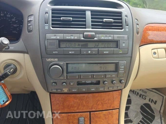 2004 Lexus LS 430 - miniatura 10