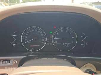 2004 Lexus LX 470 - miniatura 6