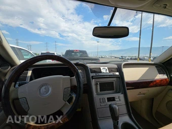 2004 Lincoln Navigator Luxury – miniatura 11