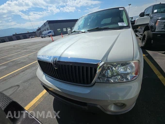 2004 Lincoln Navigator Luxury – miniatura 2