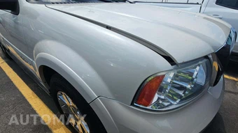 2004 Lincoln Navigator Luxury – miniatura 32
