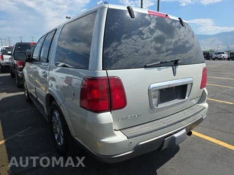 2004 Lincoln Navigator Luxury – miniatura 6