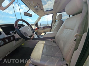 2004 Lincoln Navigator Luxury – miniatura 7