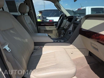 2004 Lincoln Navigator Luxury – miniatura 8