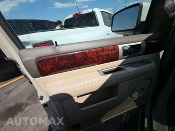 2004 Lincoln Navigator Luxury – miniatura 9