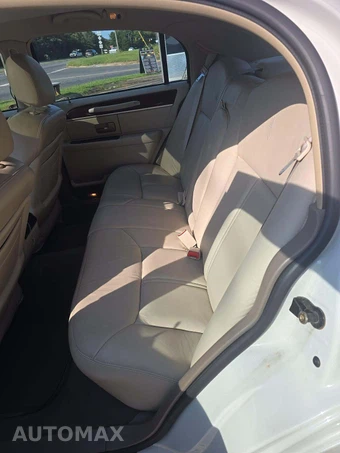 2004 Lincoln Town Car Ultimate - miniatura 13