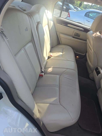 2004 Lincoln Town Car Ultimate - miniatura 16