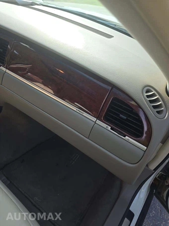 2004 Lincoln Town Car Ultimate - miniatura 19