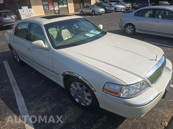 2004 Lincoln Town Car Ultimate - miniatura 4