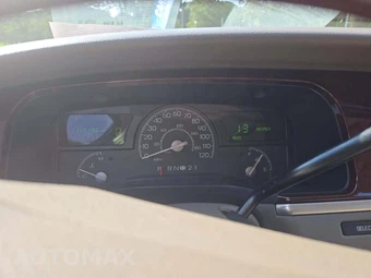 2004 Lincoln Town Car Ultimate - miniatura 9