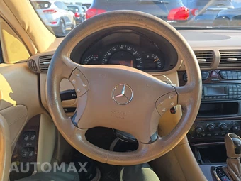 2004 Mercedes-Benz C 240 4MATIC Sedan – miniatura 10