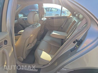 2004 Mercedes-Benz C 240 4MATIC Sedan – miniatura 13