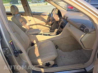 2004 Mercedes-Benz C 240 4MATIC Sedan – miniatura 8