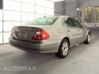 2004 Mercedes-Benz E 320 4MATIC Sedan - miniatura 4