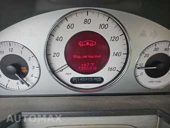2004 Mercedes-Benz E 500 Sedan - miniatura 12