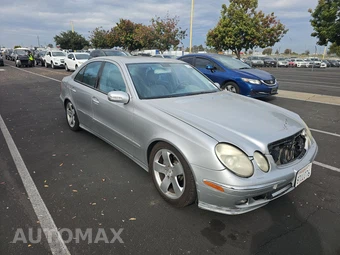 2004 Mercedes-Benz E 500 Sedan - miniatura 3