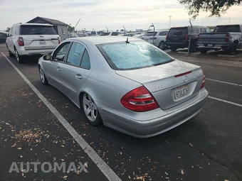 2004 Mercedes-Benz E 500 Sedan - miniatura 6