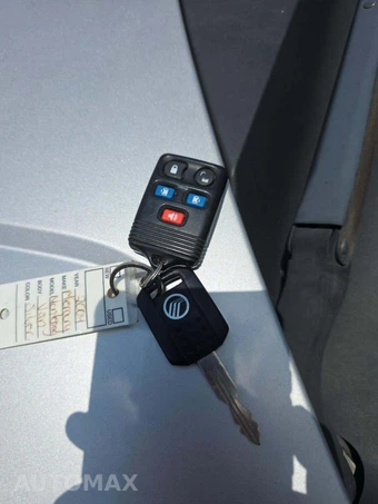 2004 Mercury Monterey Convenience 120.8" WB - miniatura 8