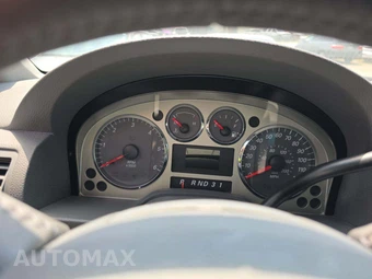 2004 Mercury Monterey Convenience 120.8" WB - miniatura 9
