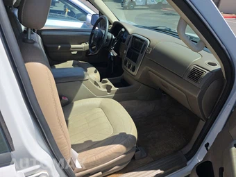 2004 Mercury Mountaineer Convenience - miniatura 8