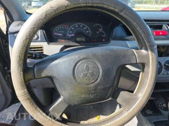 2004 Mitsubishi Lancer ES Sedan – miniatura 10