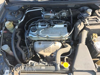 2004 Mitsubishi Lancer ES Sedan – miniatura 15