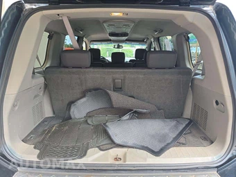 2004 Nissan Pathfinder Armada SE – miniatura 15