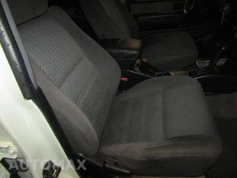 2004 Nissan Pathfinder SE – miniatura 16