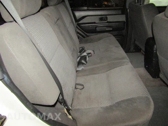 2004 Nissan Pathfinder SE – miniatura 17