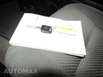2004 Nissan Pathfinder SE – miniatura 19