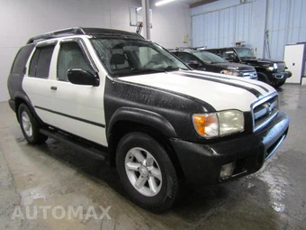 2004 Nissan Pathfinder SE – miniatura 3